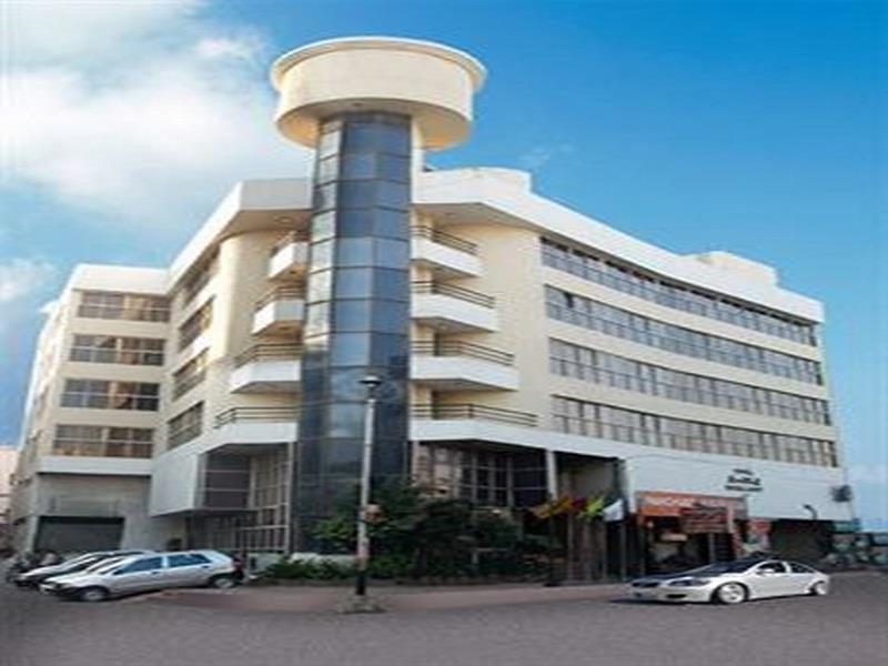 Central Beacon Hotel Szúrat Kültér fotó