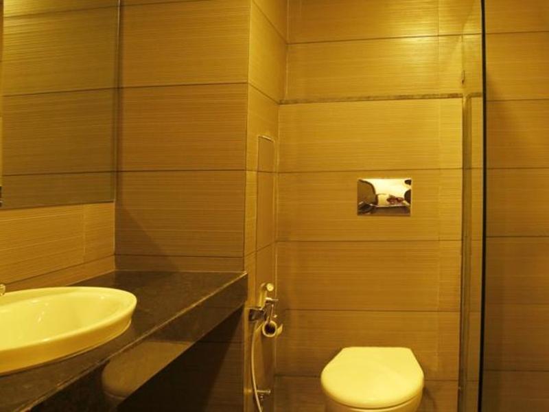 Central Beacon Hotel Szúrat Kültér fotó